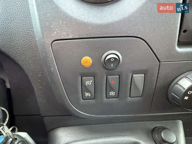 Минивэн Renault Master 2016 в Луцке