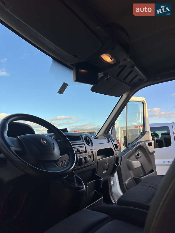 Вантажопасажирський фургон Renault Master 2018 в Львові