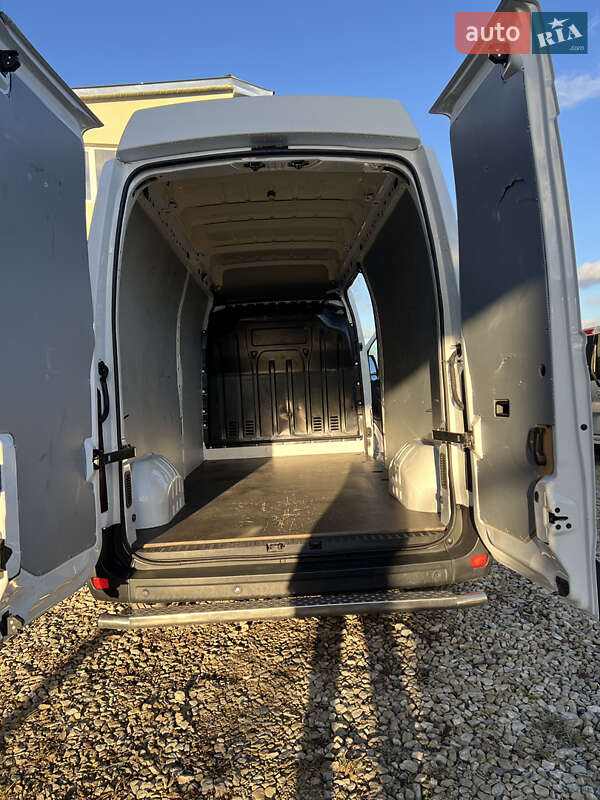 Вантажопасажирський фургон Renault Master 2018 в Львові