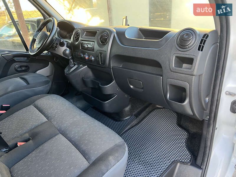 Вантажопасажирський фургон Renault Master 2018 в Львові