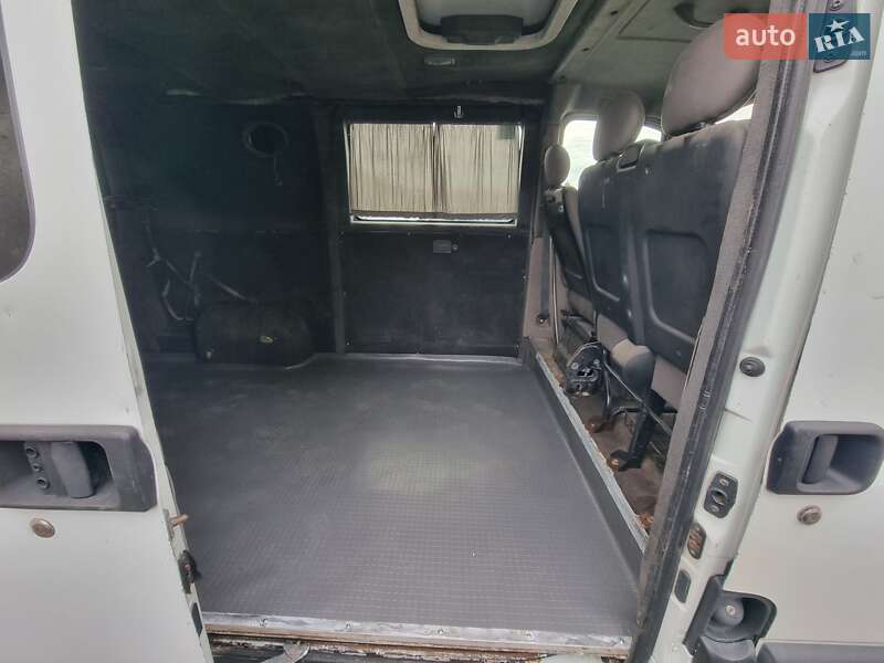 Грузопассажирский фургон Renault Master 2002 в Кременце