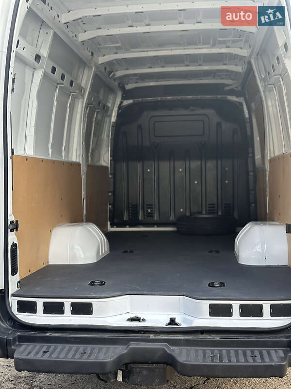 Грузовой фургон Renault Master 2018 в Луцке