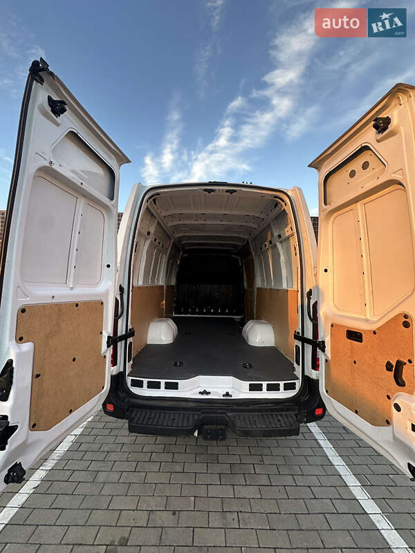 Грузовой фургон Renault Master 2018 в Луцке