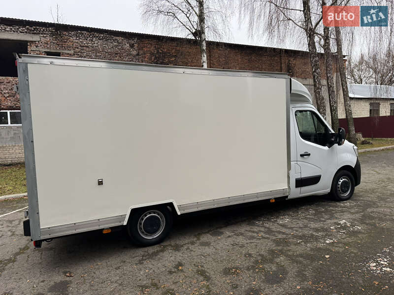 Грузовой фургон Renault Master 2021 в Корце