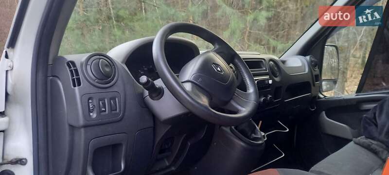 Вантажний фургон Renault Master 2010 в Полонному
