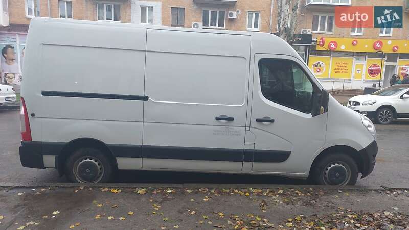 Вантажний фургон Renault Master 2015 в Олександрії
