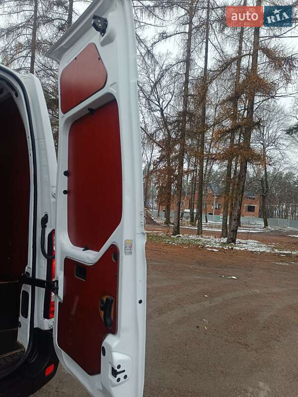 Вантажопасажирський фургон Renault Master 2018 в Дубні