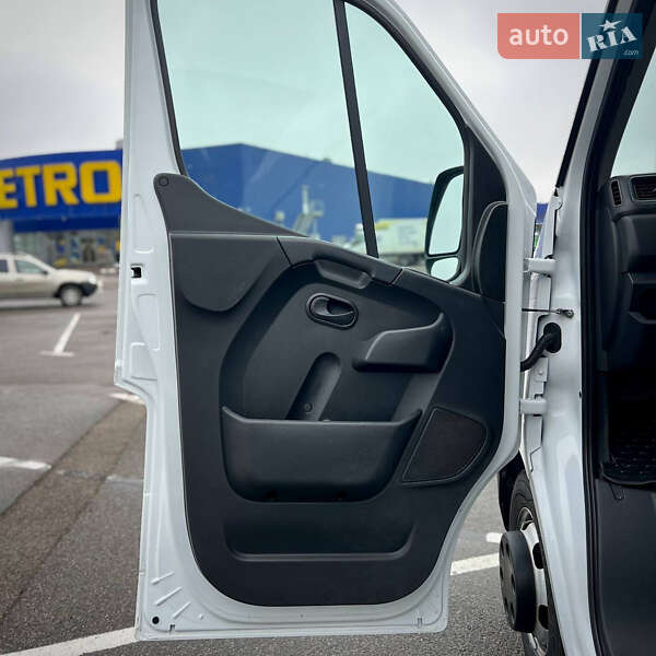 Вантажний фургон Renault Master 2021 в Києві