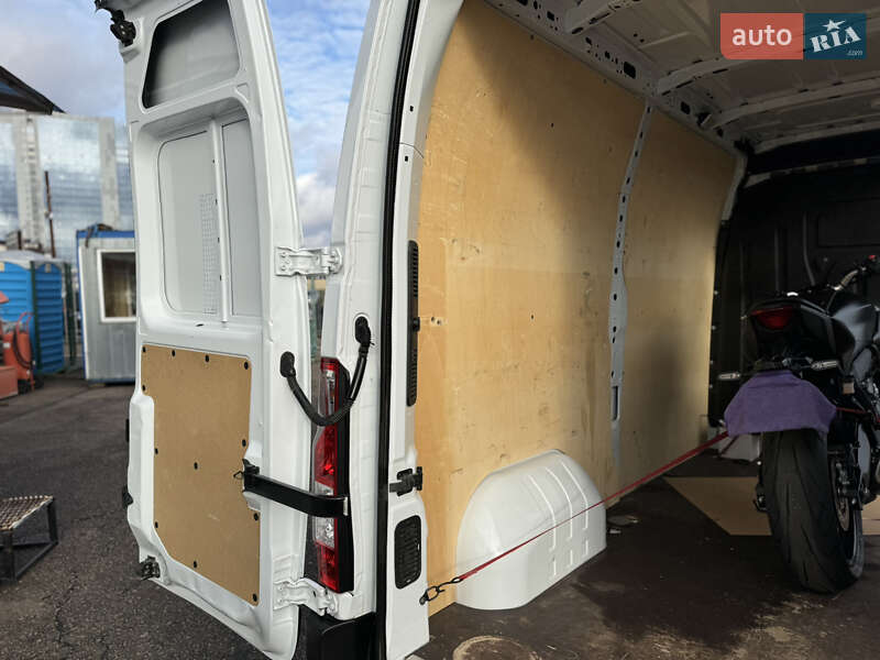 Вантажний фургон Renault Master 2020 в Києві