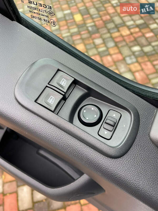 Вантажний фургон Renault Master 2020 в Дубні