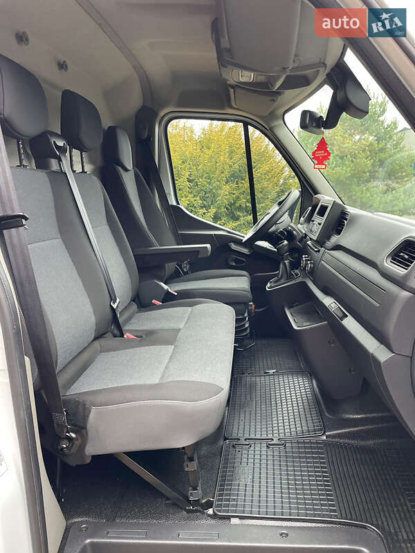 Вантажний фургон Renault Master 2020 в Дубні