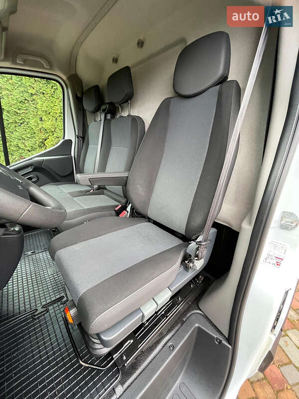 Вантажний фургон Renault Master 2020 в Дубні