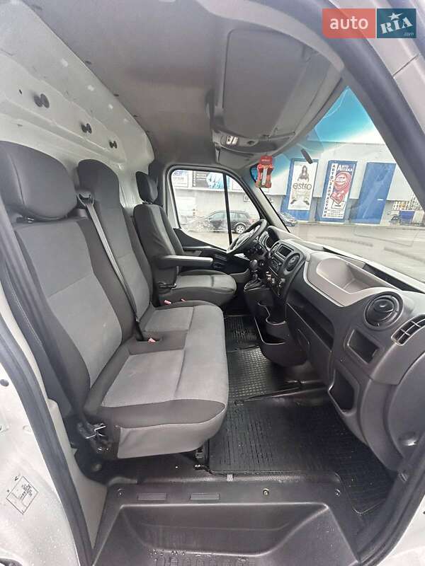 Вантажний фургон Renault Master 2016 в Ковелі