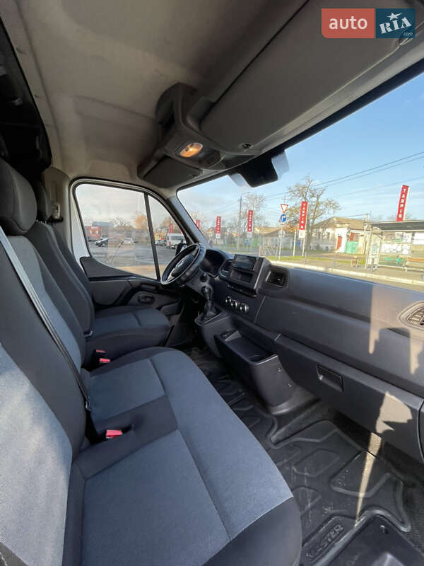 Мікроавтобус вантажний (до 3,5т) Renault Master 2023 в Миколаєві