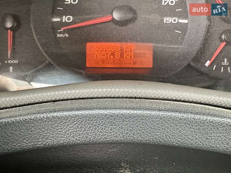 Вантажний фургон Renault Master 2012 в Дніпрі фото 3 Вантажний фургон Renault Master 2012 в Дніпрі