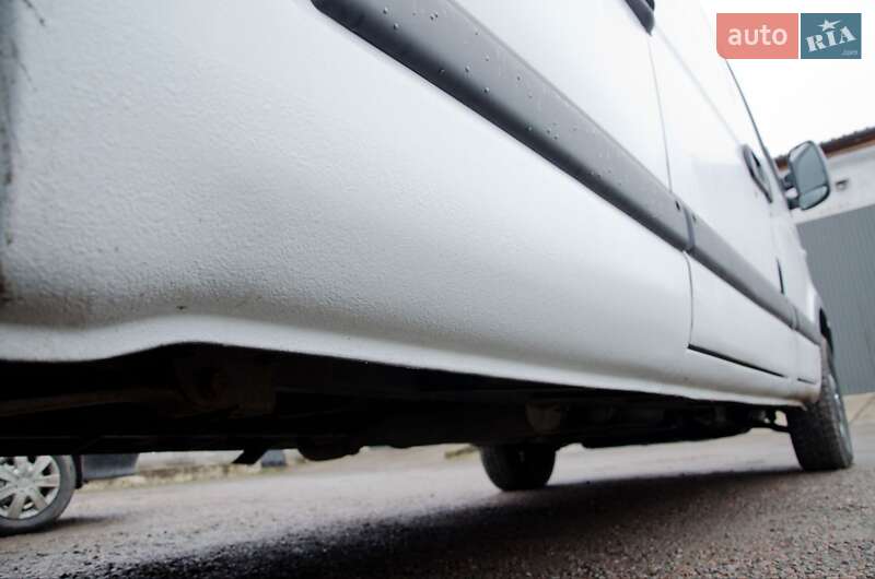 Грузовой фургон Renault Master 2007 в Сарнах