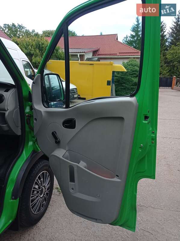 Вантажний фургон Renault Master 2006 в Долинській