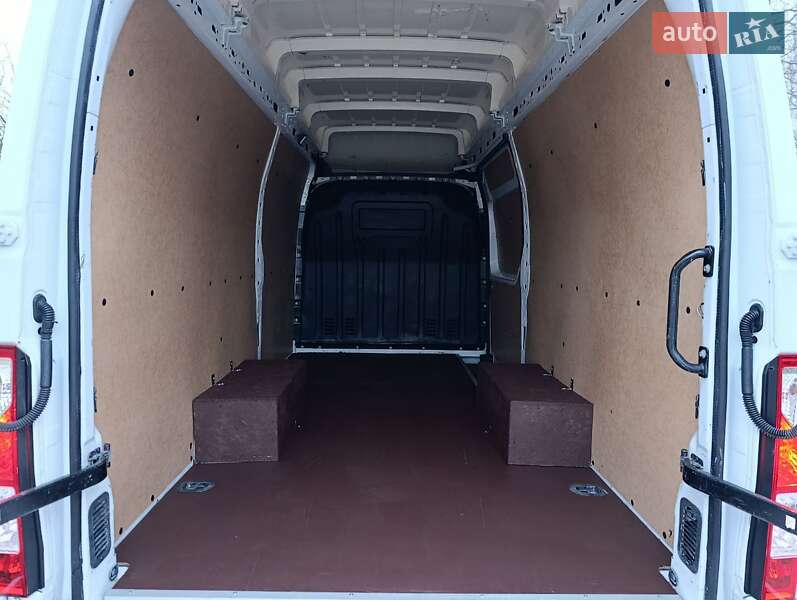 Вантажний фургон Renault Master 2022 в Ковелі