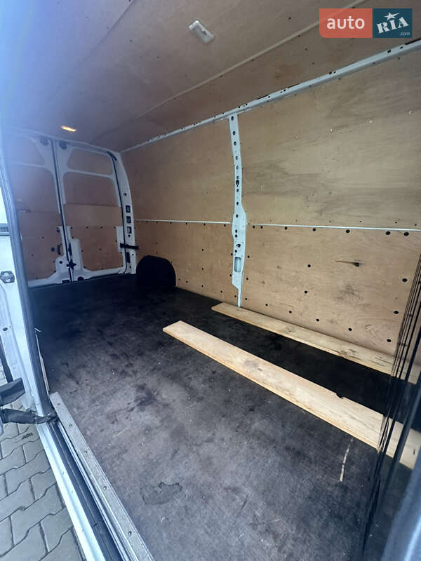 Вантажний фургон Renault Master 2023 в Чернівцях