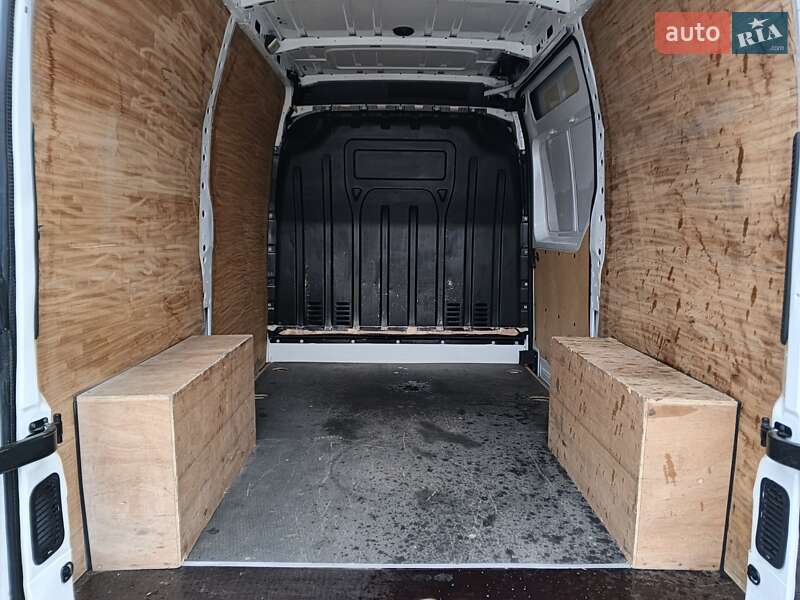 Вантажний фургон Renault Master 2019 в Києві