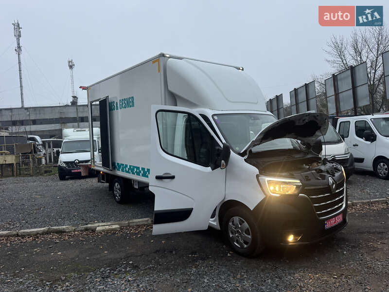 Вантажний фургон Renault Master 2022 в Рівному