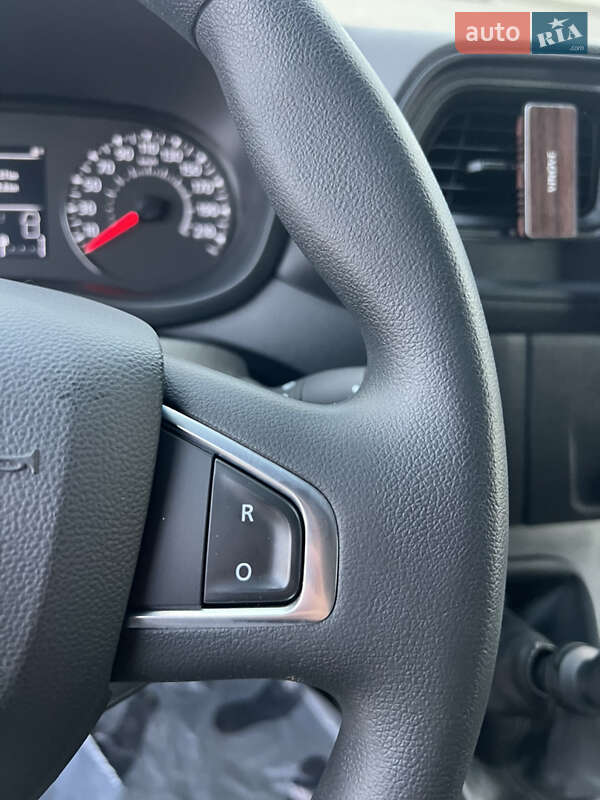 Вантажний фургон Renault Master 2021 в Луцьку
