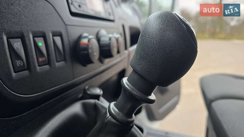 Вантажний фургон Renault Master 2018 в Житомирі