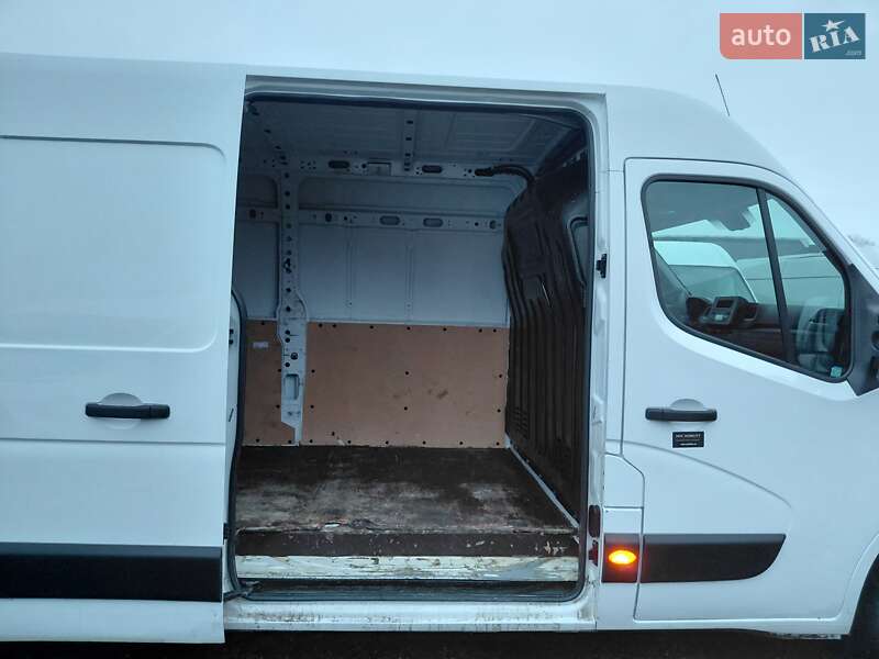 Вантажний фургон Renault Master 2023 в Івано-Франківську