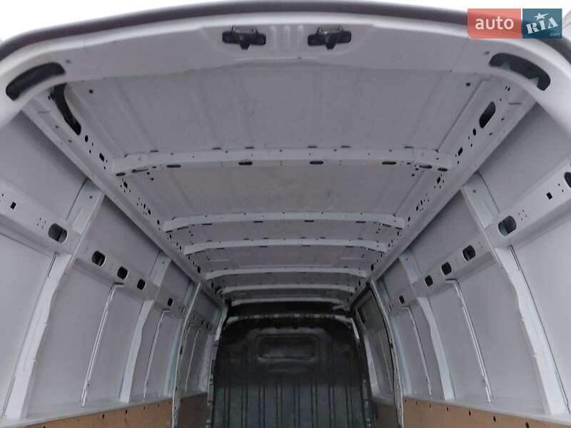 Вантажний фургон Renault Master 2023 в Івано-Франківську