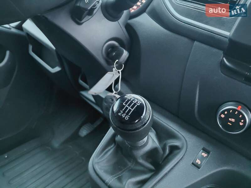 Вантажний фургон Renault Master 2023 в Івано-Франківську