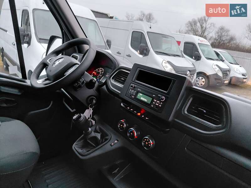 Вантажний фургон Renault Master 2023 в Івано-Франківську