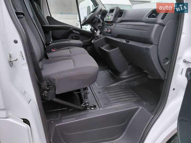 Вантажний фургон Renault Master 2023 в Івано-Франківську