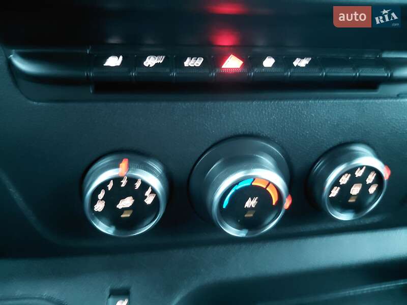 Вантажний фургон Renault Master 2023 в Івано-Франківську