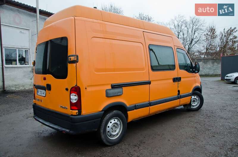 Вантажний фургон Renault Master 2006 в Сарнах
