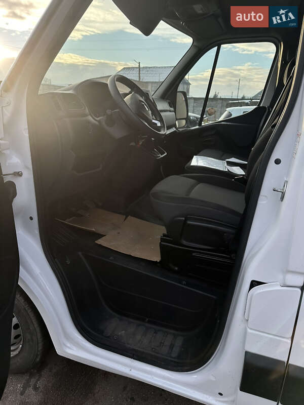 Вантажний фургон Renault Master 2020 в Долині