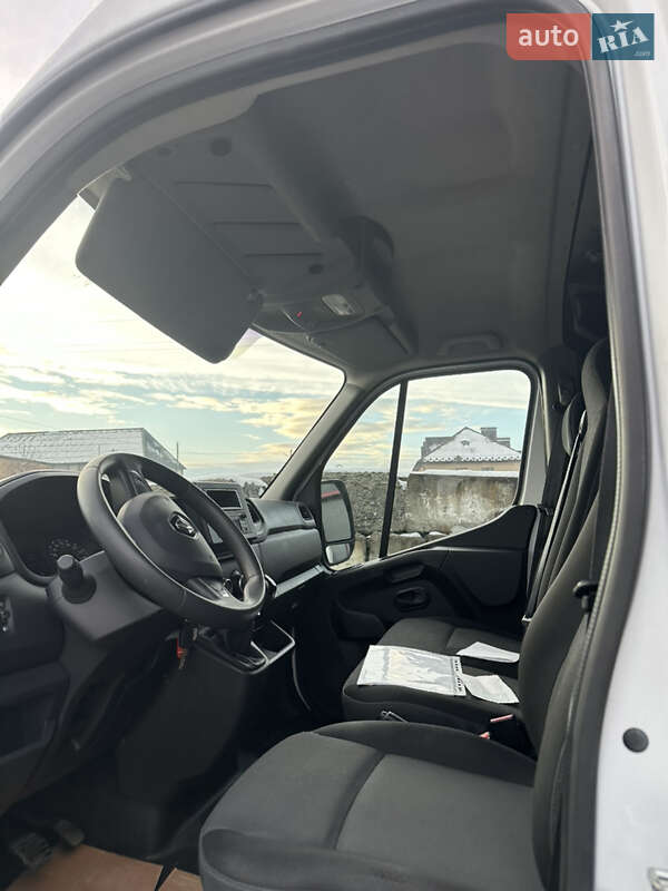 Вантажний фургон Renault Master 2020 в Долині