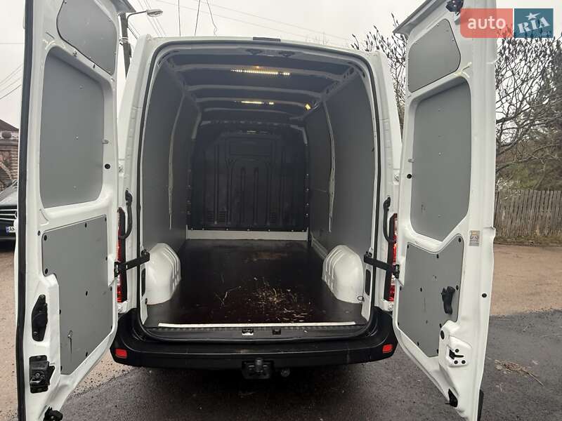 Грузовой фургон Renault Master 2015 в Житомире