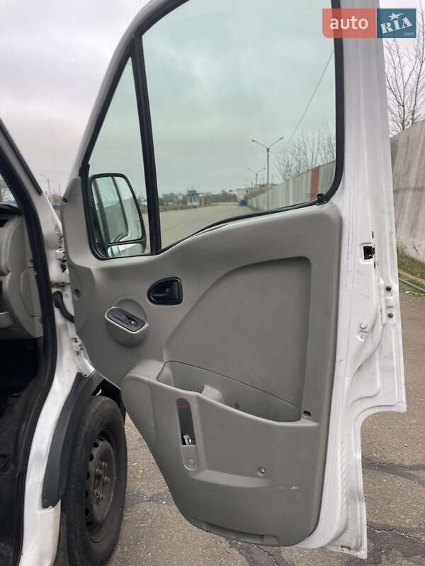 Грузовой фургон Renault Master 2005 в Одессе