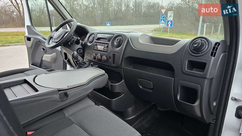 Вантажний фургон Renault Master 2018 в Житомирі