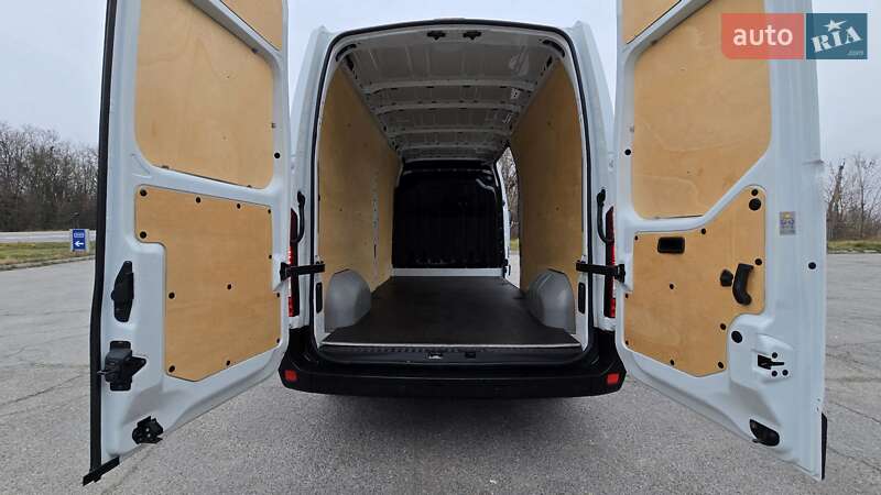 Вантажний фургон Renault Master 2018 в Житомирі