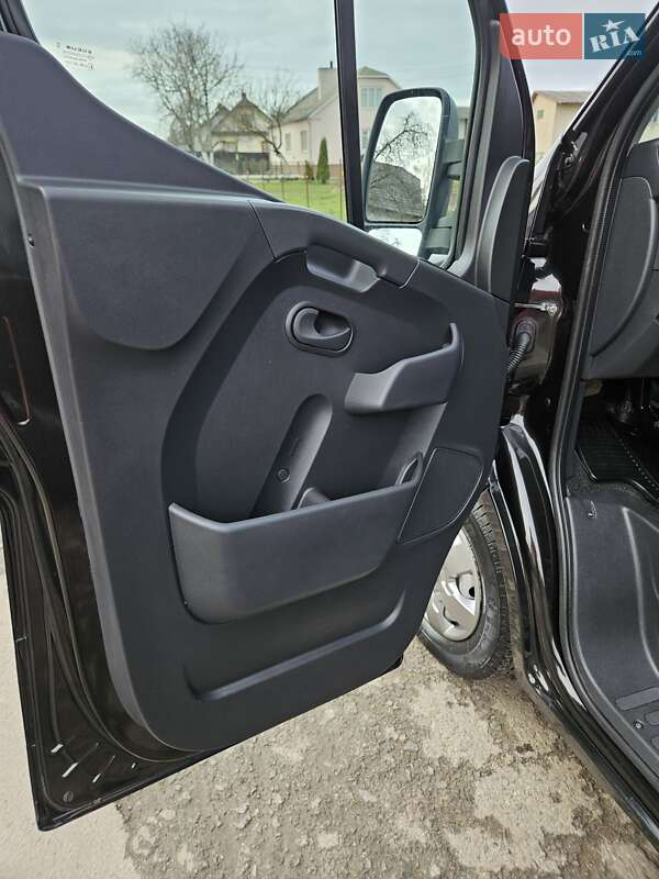 Вантажний фургон Renault Master 2022 в Дубні