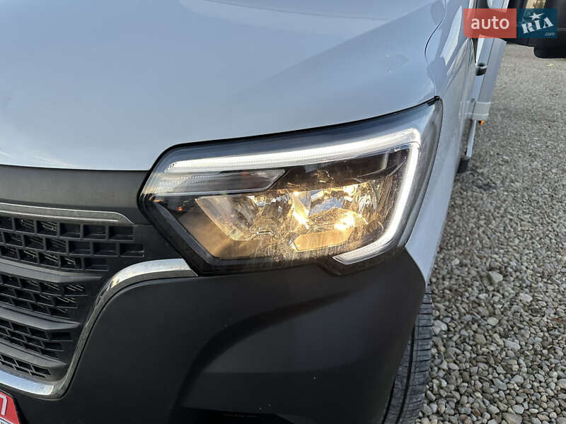 Грузовой фургон Renault Master 2023 в Львове