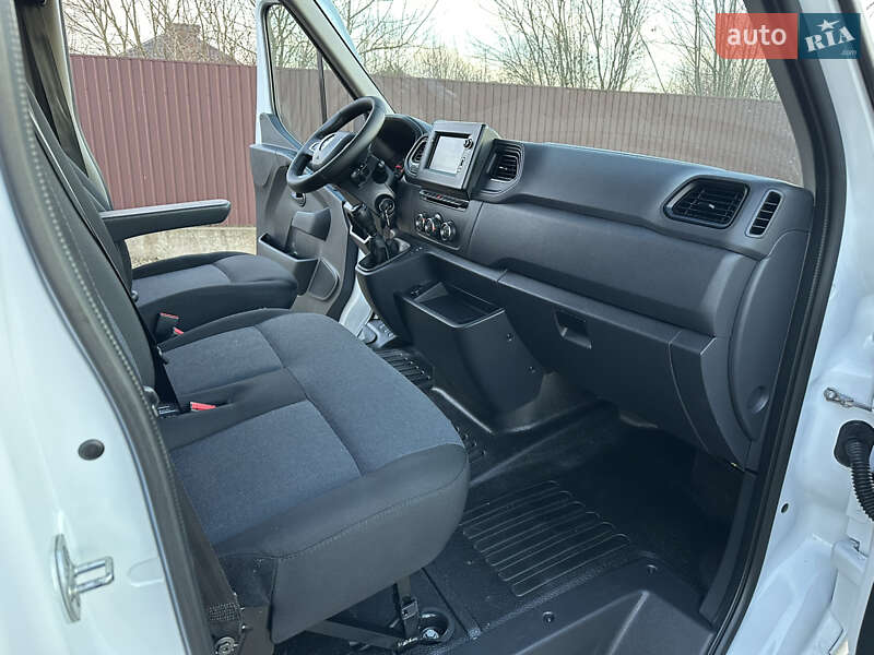 Грузовой фургон Renault Master 2023 в Львове