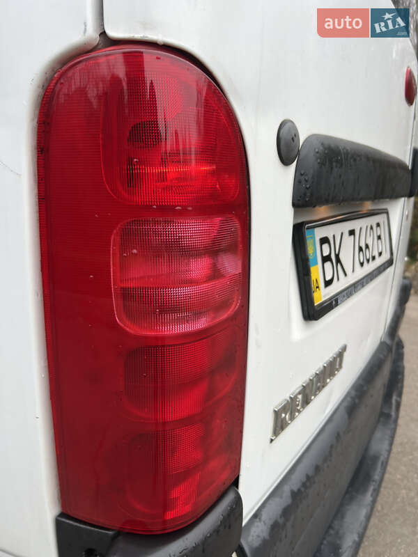 Вантажний фургон Renault Master 2002 в Рівному
