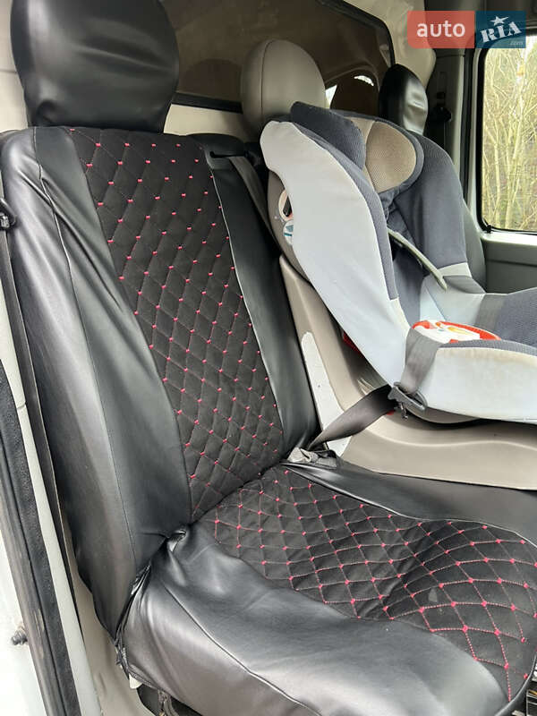 Вантажний фургон Renault Master 2002 в Рівному