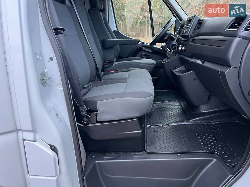 Тентованый Renault Master 2021 в Киеве