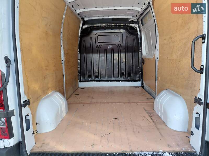 Грузовой фургон Renault Master 2022 в Ивано-Франковске