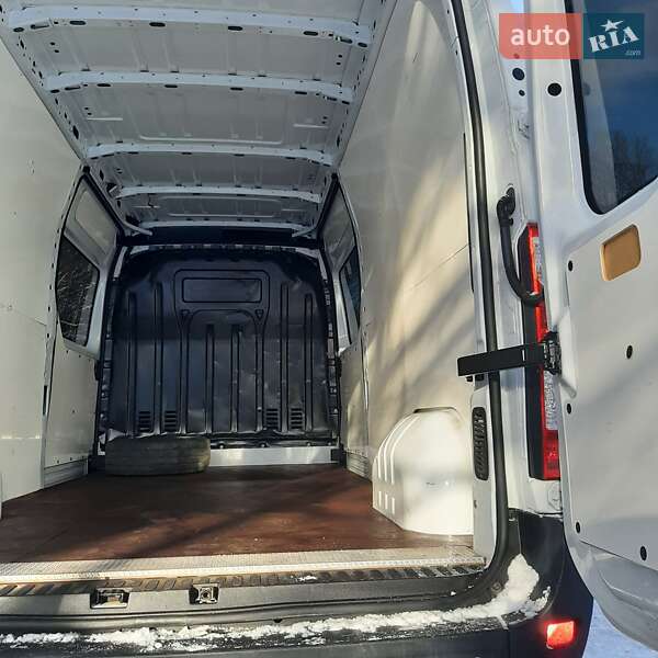 Вантажний фургон Renault Master 2022 в Полтаві