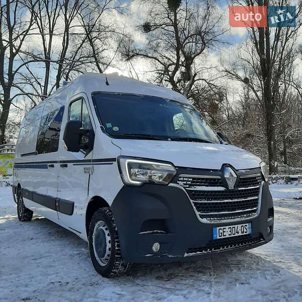 Вантажний фургон Renault Master 2022 в Полтаві