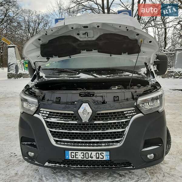 Вантажний фургон Renault Master 2022 в Полтаві